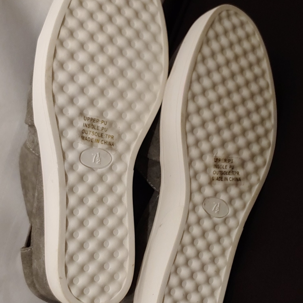 TC Sneakers - Picture 7 of 7